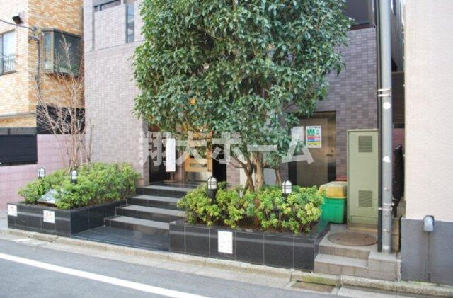 菱和パレス早稲田１番館のエントランス