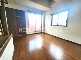 【洋室】 | 尼崎市大庄西町４丁目中古戸建 | ３階洋室7帖です♪バルコニーに面した明るく開放的な室内です！１
