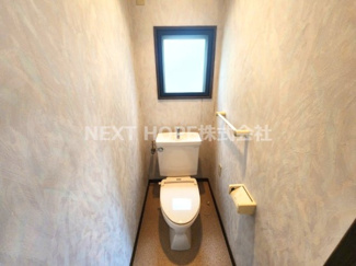 【トイレ】 | 尼崎市大庄西町４丁目中古戸建 | トイレは２階・３階に設けられております！こちらは3階トイレです♪