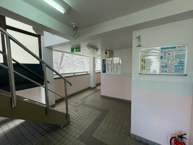 ドゥ・クレサンテームのロビー