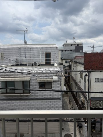 グレースマンション野埼の展望|明るいバルコニーです。