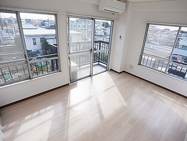 松戸市小金きよしケ丘４丁目の賃貸マンションの居間・リビング|※別部屋参考写真