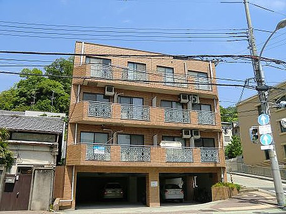 エスポワール諏訪山の外観