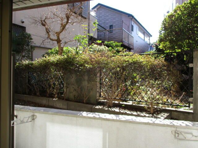 ジュネパレス越谷のバルコニー
