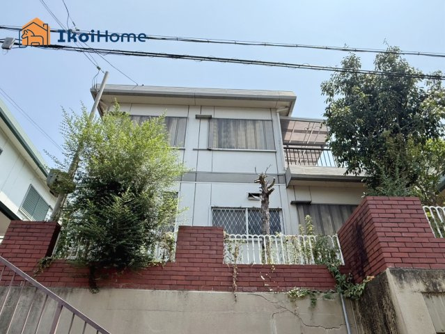 明石市北朝霧丘2丁目　中古戸建の玄関|●年中無休：当日予約可●静かな住環境で、南西向きの建物ですので陽当り・通風良好！