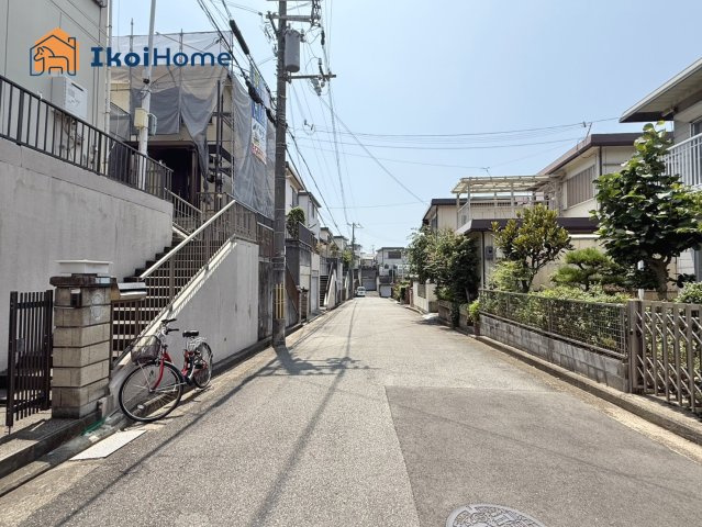 明石市北朝霧丘2丁目　中古戸建の前面道路含む現地写真|●年中無休：当日予約可●前面道路北西側幅員約6ｍで広々しております！