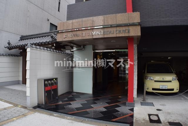 アドバンス上町台グレイスのエントランス