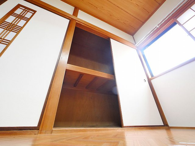 奈良市南紀寺町5-61-8貸家の収納|収納豊富です