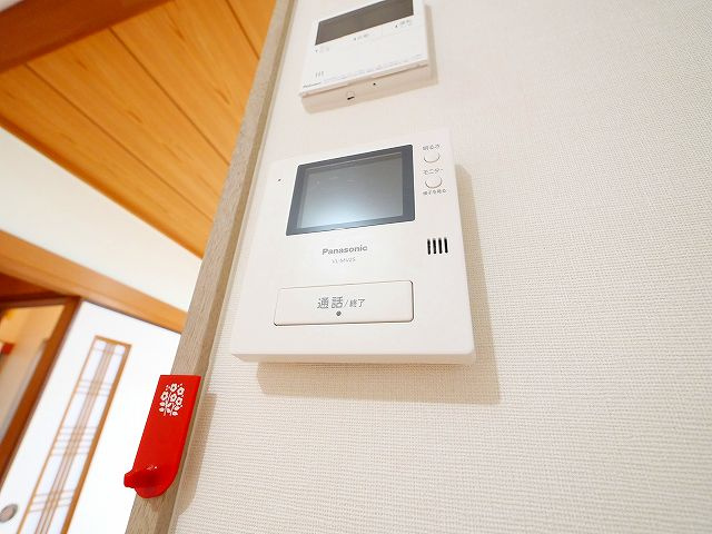 奈良市南紀寺町5-61-8貸家のセキュリティ|モニター付きインターホン完備