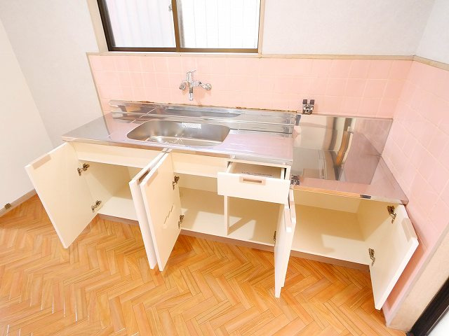 奈良市南紀寺町5-61-8貸家のキッチン|キッチンでお料理をお楽しみください