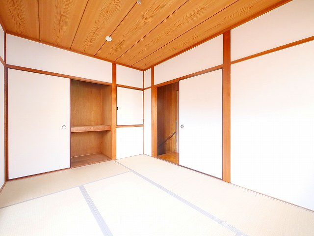 奈良市南紀寺町5-61-8貸家の和室|和室があれば客間としても活用できます