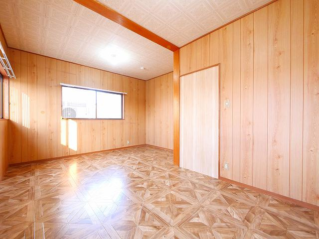 奈良市南紀寺町5-61-8貸家の洋室|広々とした洋室です