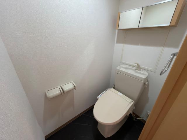 エメラルド　Ａのトイレ|ゆったりとした空間のトイレです