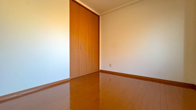 コルディエラの洋室|※反転タイプの間取りとなります。