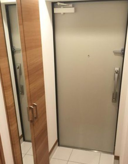 【玄関】