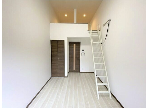 Flat.neo明大前の居間・リビング