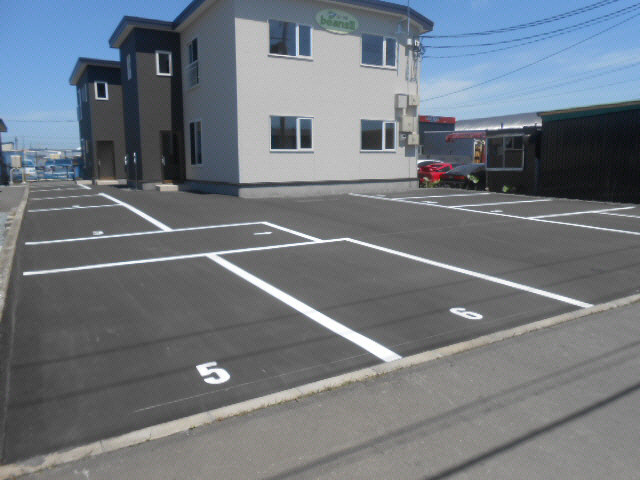 ビーンズⅢの駐車場