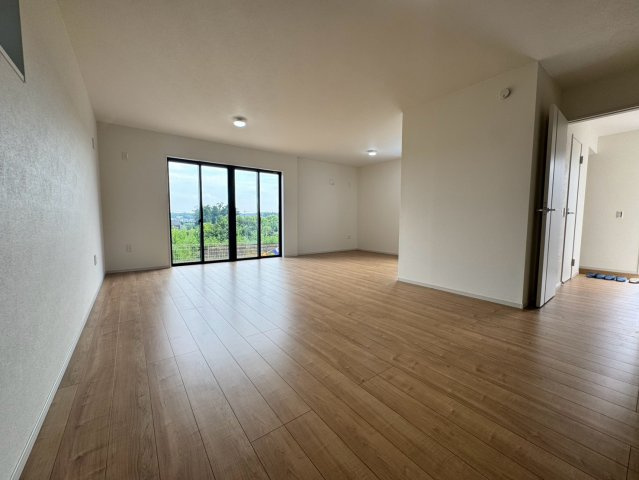 入間市宮寺新築戸建の居間・リビング