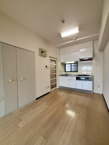 関内フレックスビルの居間・リビング