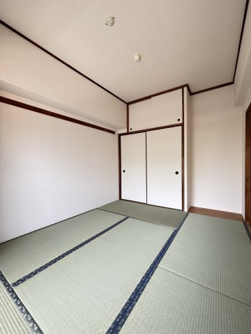 関内フレックスビルの和室
