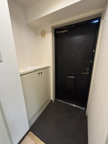 関内フレックスビルの玄関