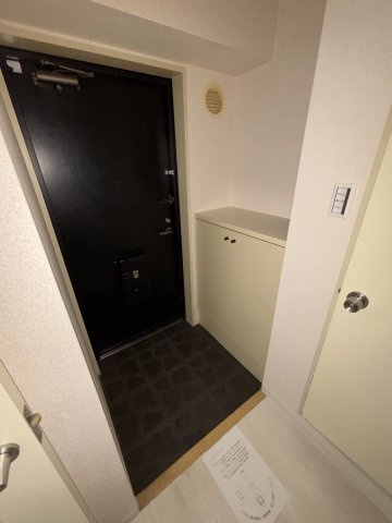 関内フレックスビルの玄関