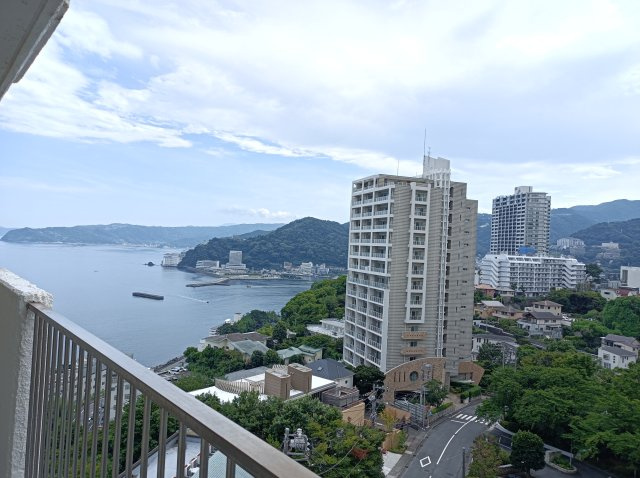 熱海サニーハイツの展望|バルコニー左手の景色