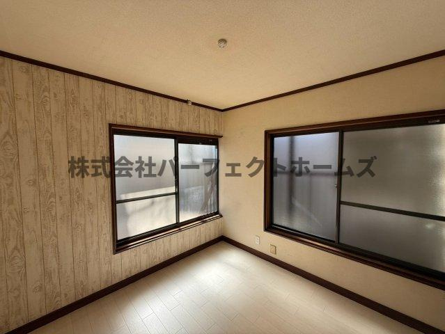 須山町戸建　賃貸の洋室|ゆったりした洋室です