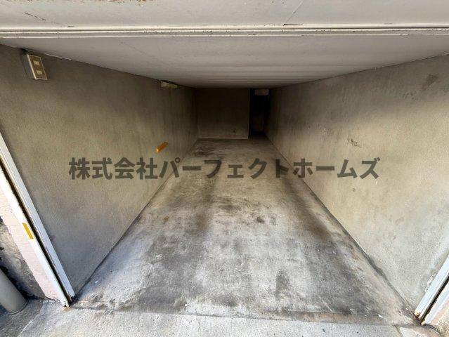須山町戸建　賃貸の駐車場|駐車スペースもあります
