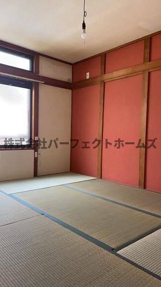 須山町戸建　賃貸の居間・リビング|ゆったりとした居間です