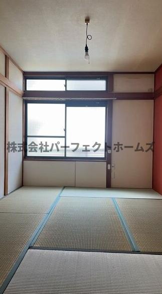 須山町戸建　賃貸の和室|ゆったりとくつろげる和室です