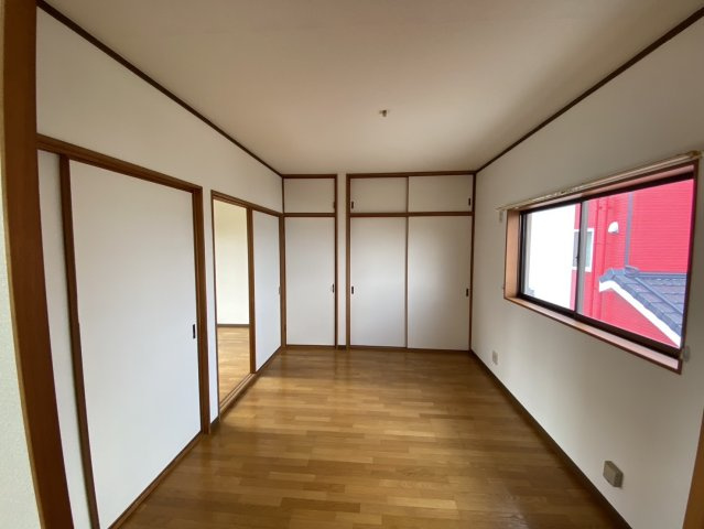 若宮町戸建の洋室