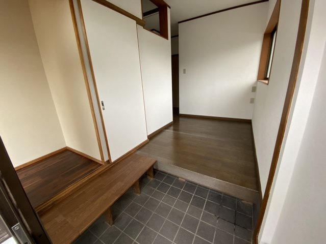 若宮町戸建のエントランス