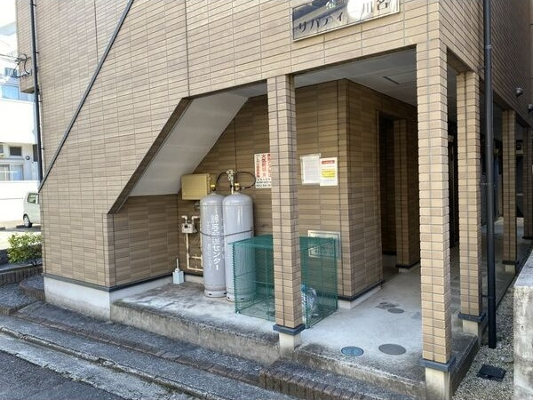リバティー川名のエントランス