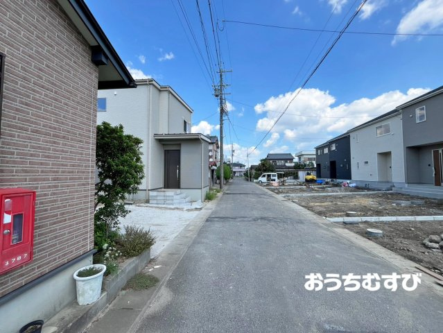 小牧市多気北町第1(全5棟)の前面道路含む現地写真