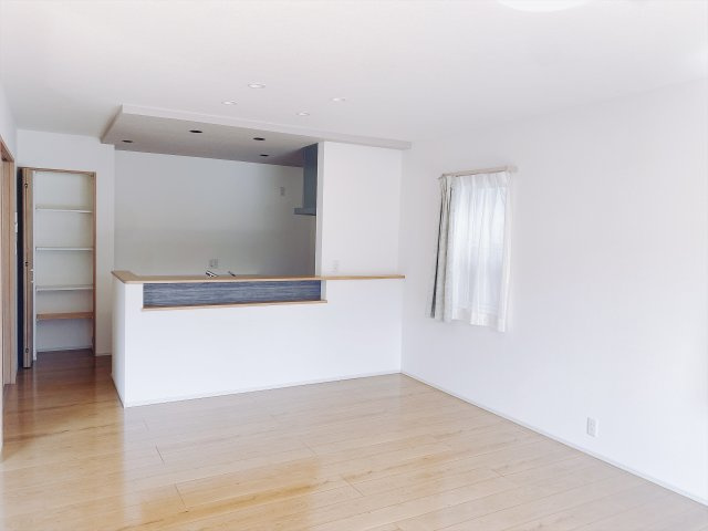 【中古戸建】前橋市亀里町のダイニング|■ダイニング｜出来上がった料理を運びやすいダイニング♪お料理中も家族との会話がはずみます♪