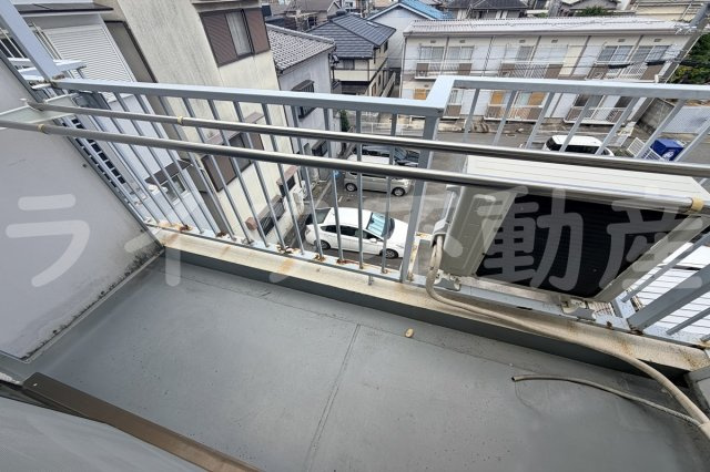 ハイツ津田のバルコニー|外からの目が気にならないバルコニーで洗濯物が干せます