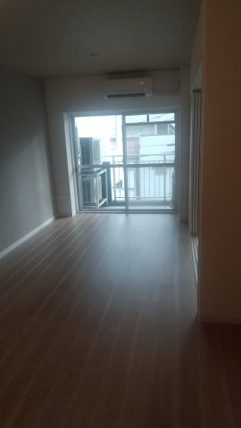 川崎市中原区新丸子東２丁目の賃貸マンションの居間・リビング