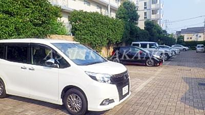 ハイムローゼの駐車場