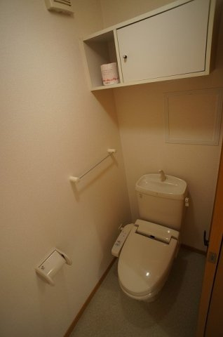 フォレスタ　Ｂのトイレ|温水洗浄便座