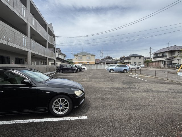 スワローガーデンの駐車場
