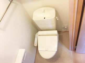 【トイレ】 | ※同タイプの別の部屋の写真です。