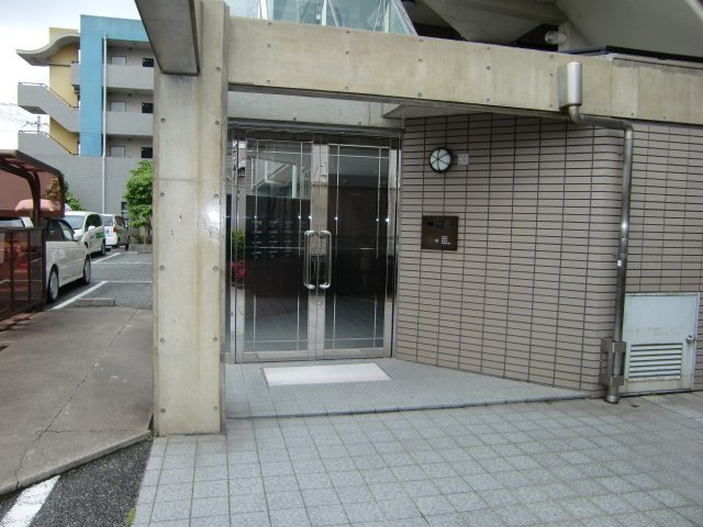 リバーウエスト宝塚のエントランス