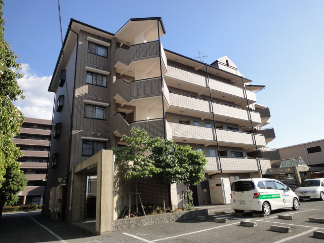 リバーウエスト宝塚の外観