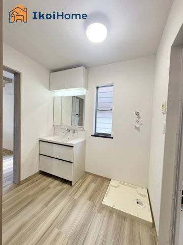 神戸市西区竹の台4丁目　中古戸建の洗面所|【ホームページに現地動画掲載中】●年中無休：当日予約可●ゆったり洗面スペース！洗濯パンも完備！