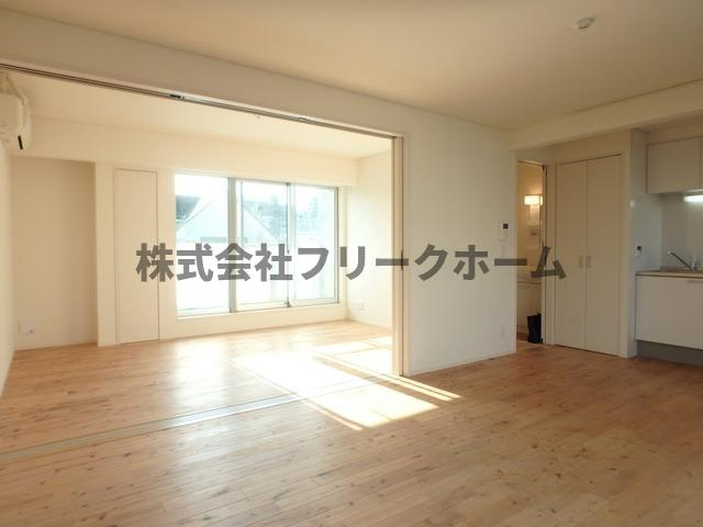 三鷹市下連雀３丁目のアパートの寝室