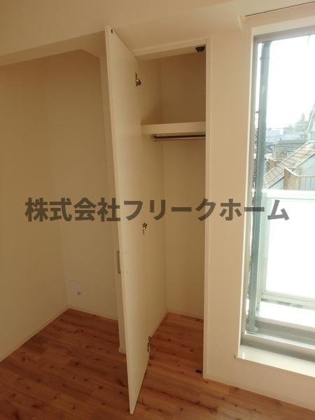 三鷹市下連雀３丁目のアパートの収納