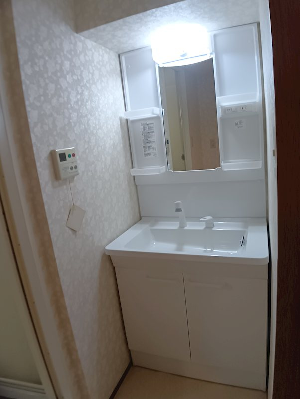 弥生町リバーサイドマンションの独立洗面台