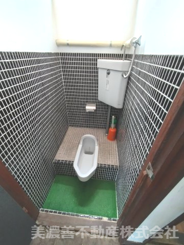 ６４８１２　岐阜市北一色7丁目作業場・倉庫・居宅のトイレ