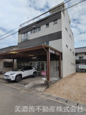 ６４８１２　岐阜市北一色7丁目作業場・倉庫・居宅の駐車場